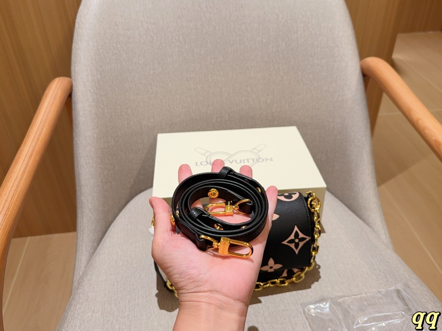 louis-new-arrival-favourite-hobo-bag-size-24-14-9-cm-1339