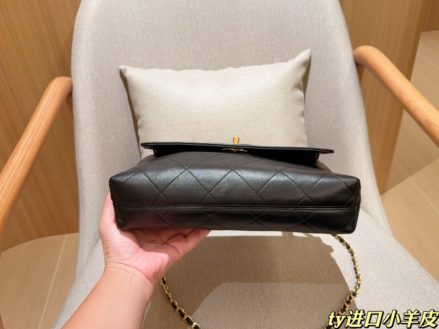 CC new arrival 25a hobo bag size: 28*18*7 cm