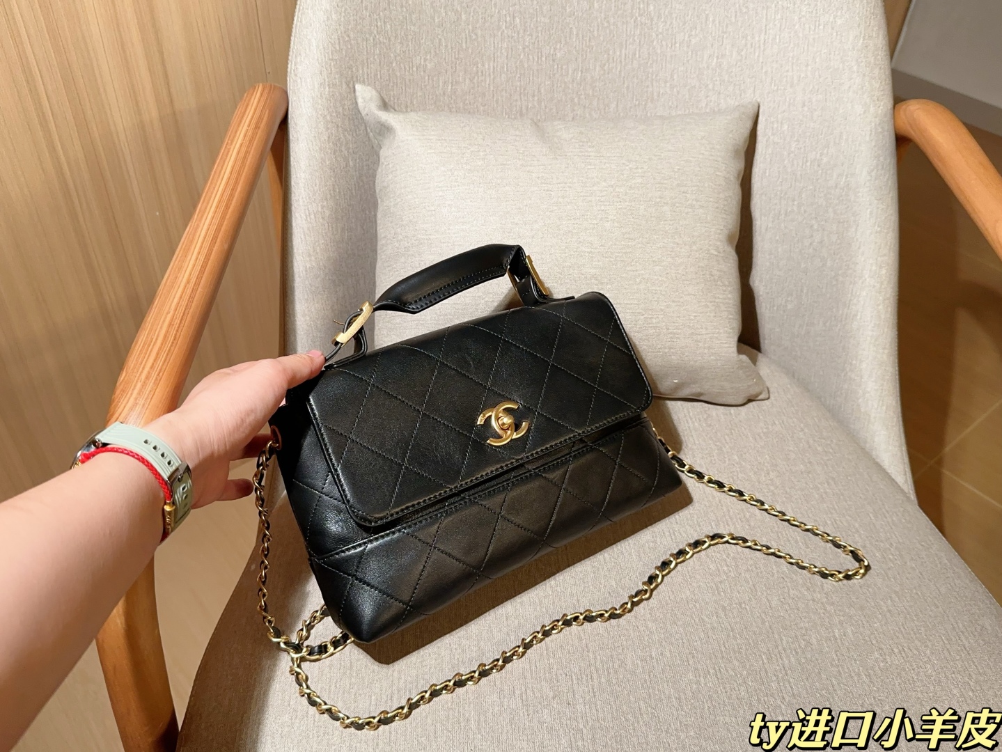 CC new arrival 25a hobo bag size: 28*18*7 cm