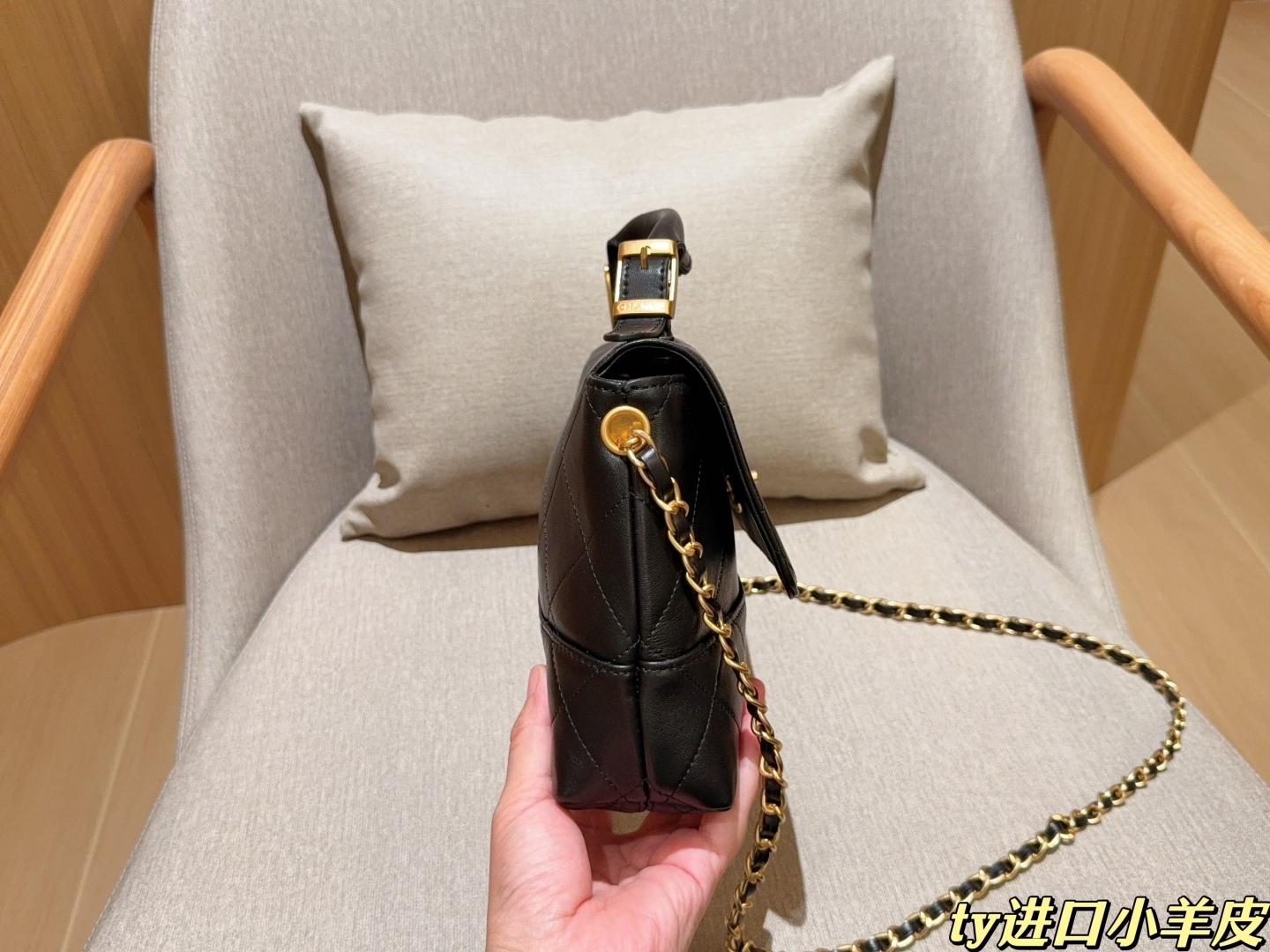 CC new arrival 25a hobo bag size: 28*18*7 cm