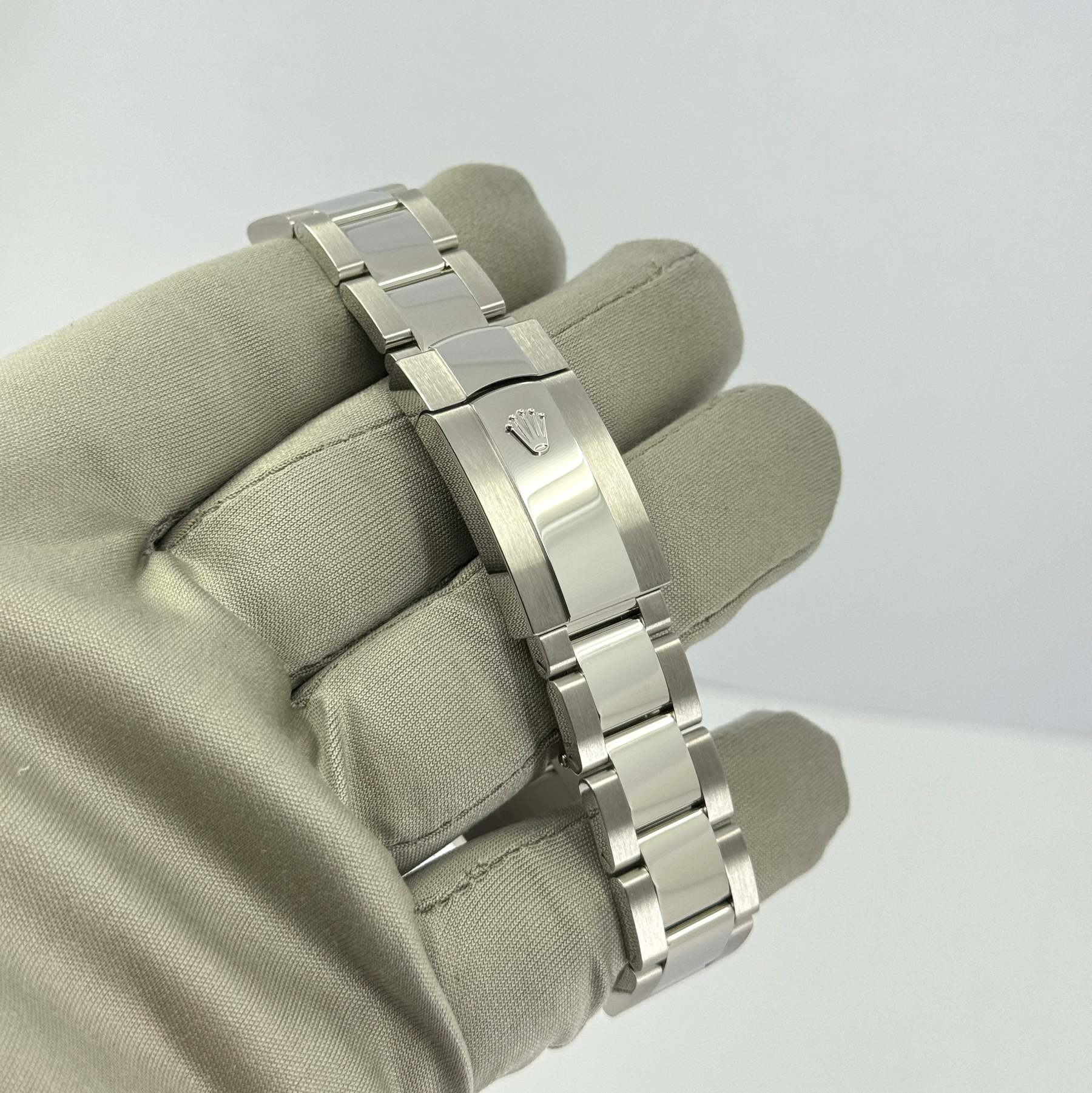 Rolex Datejust 41mm, Oystersteel and 18k White Gold, Ref# 126334-0027