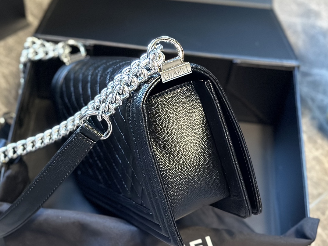 cc-new-arrival-leboy-caviar-leather-size-25-cm-7590