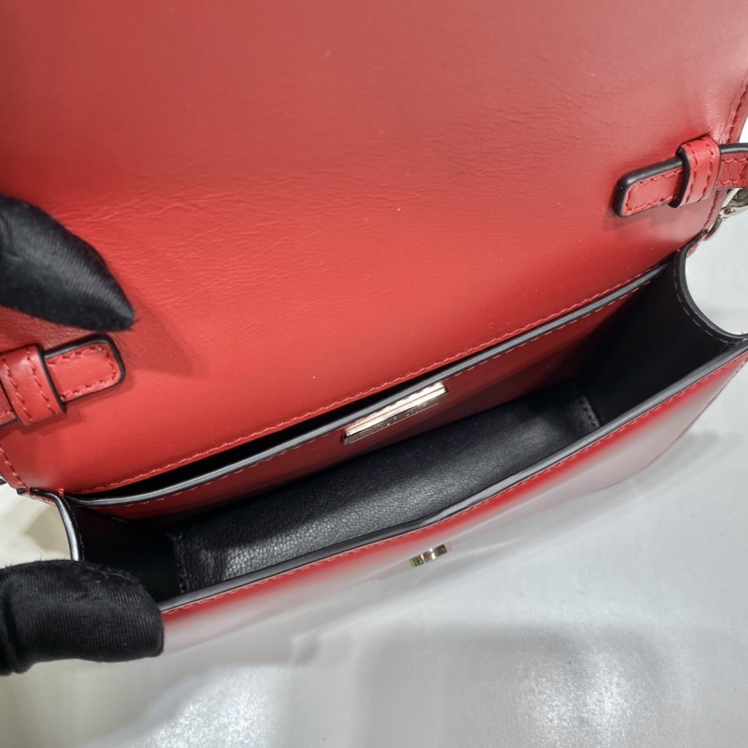 Pra Brushed Shoulder Bag Red For Women, Women's Bags 6.7in/17cm 1BH189_ZO6_F02SB_V_5KO