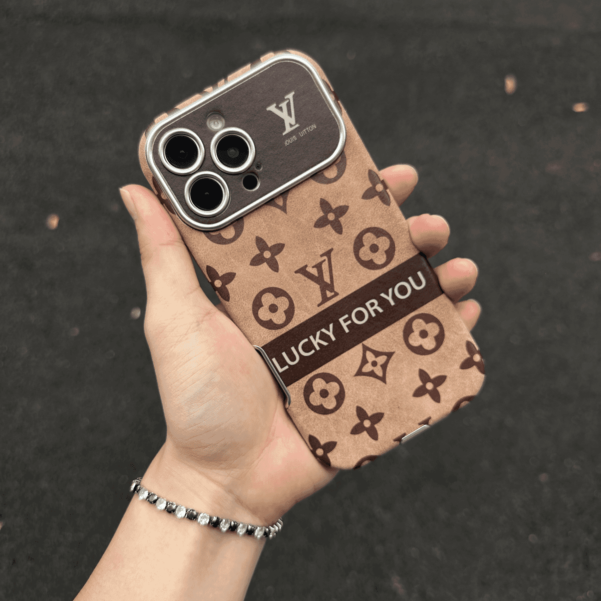 lou-brown-black-color-leather-iphone-case-6770