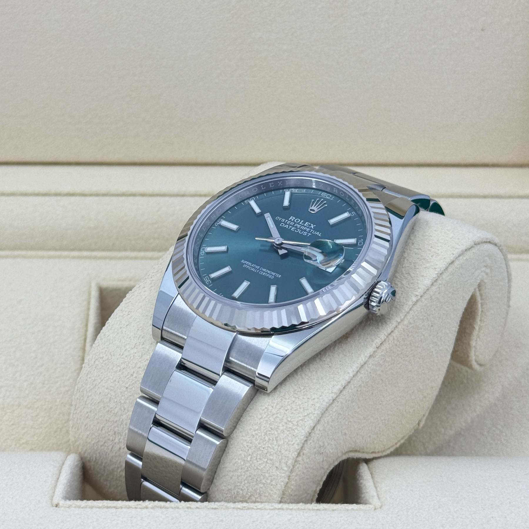 Rolex Datejust 41mm, Oystersteel and 18k White Gold, Ref# 126334-0027