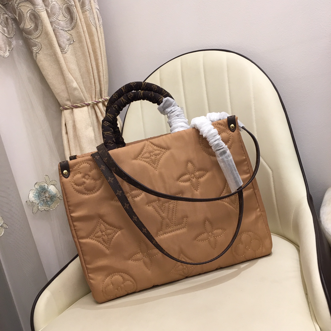 louis-new-arrival-winter-onthego-bag-96