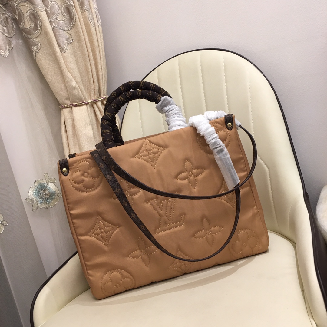 louis-new-arrival-winter-onthego-bag-96