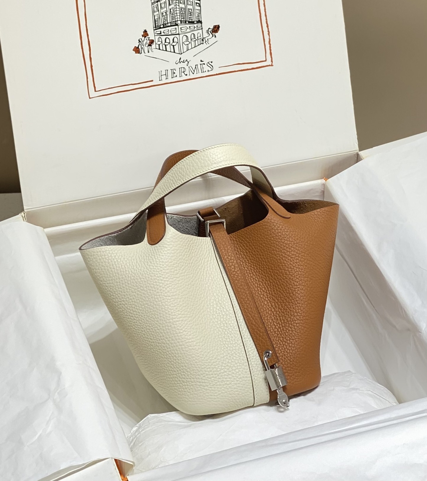 Her new arrival picotin togo leather size: 18 cm