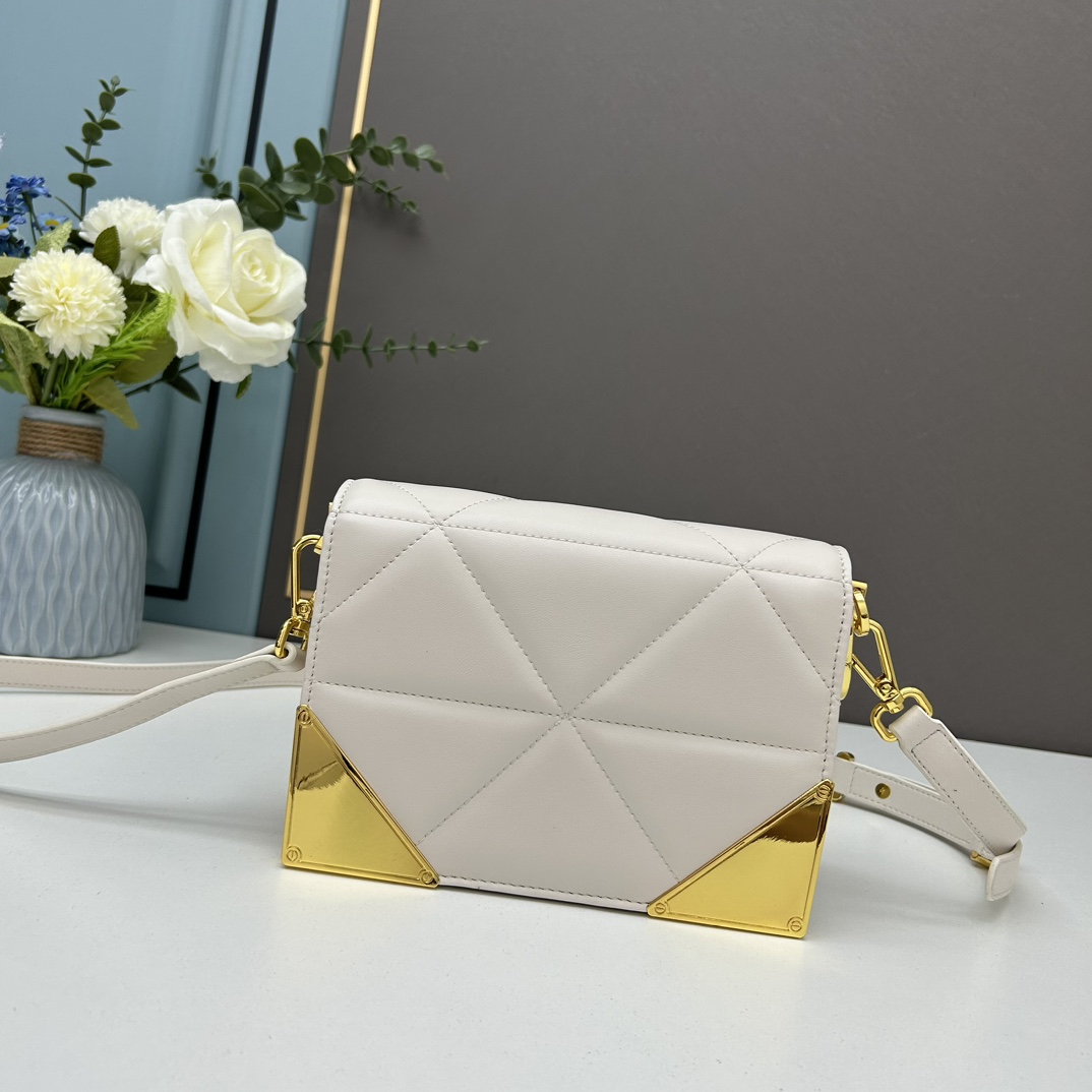 pra-new-arrival-bag-size-20-14-8cm-4550