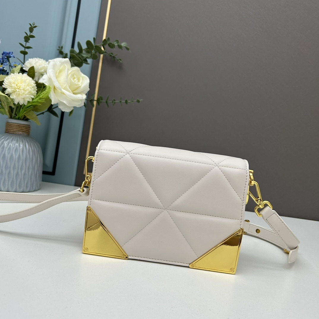 pra-new-arrival-bag-size-20-14-8cm-4550