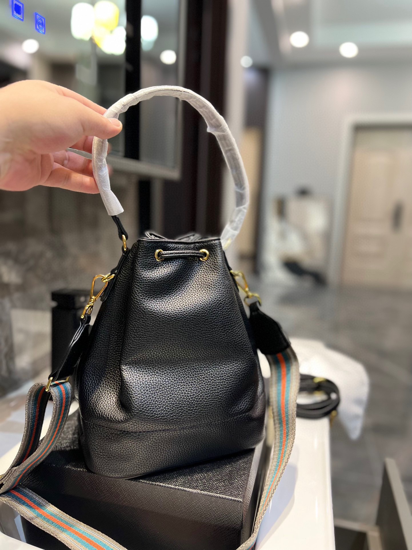 Pra new arrival bucket bag size : 25 * 21 cm