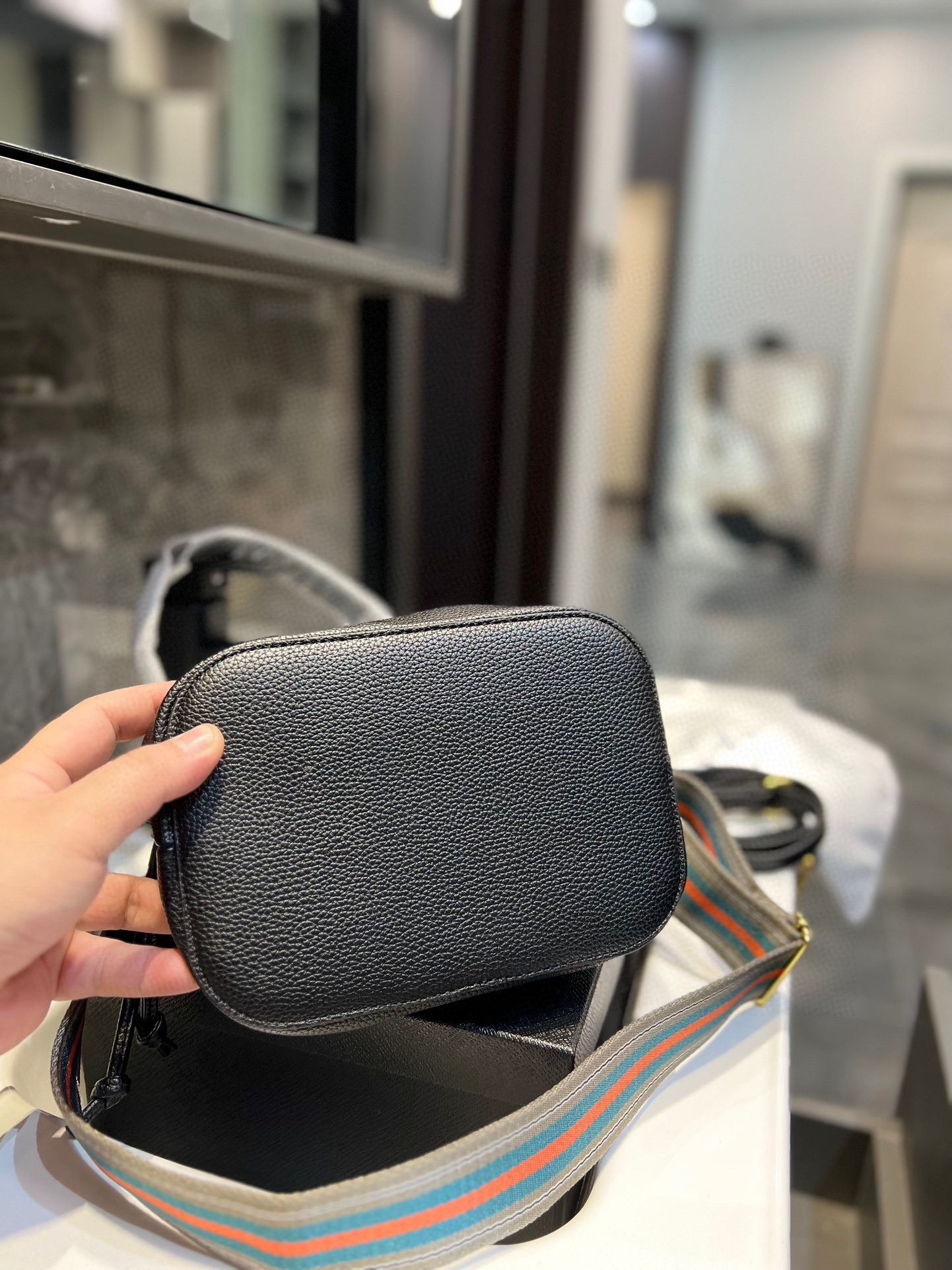 Pra new arrival bucket bag size : 25 * 21 cm