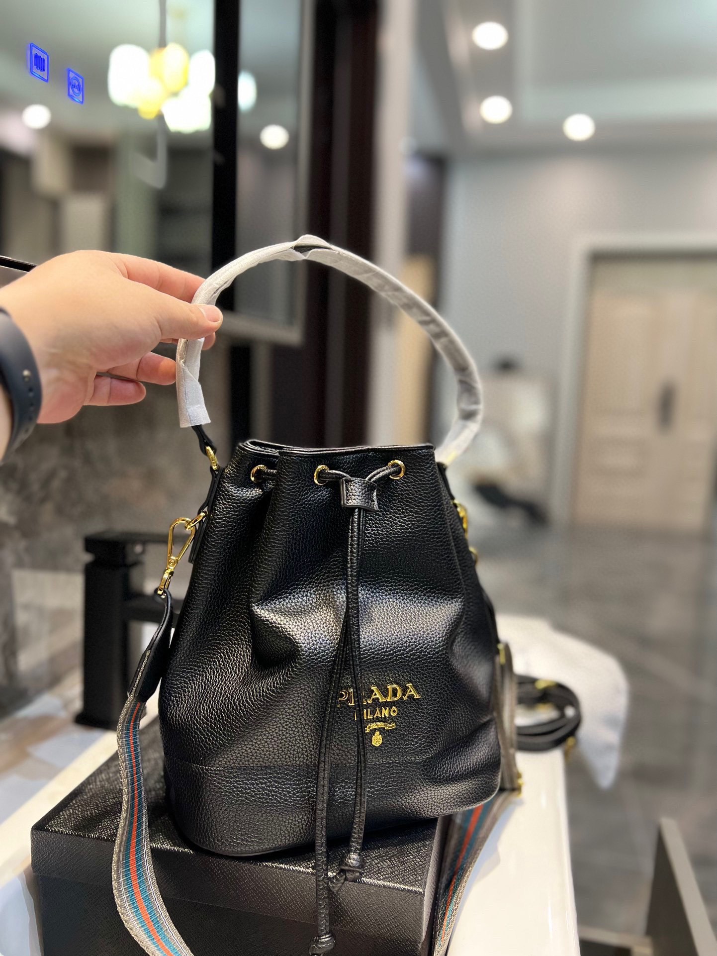 Pra new arrival bucket bag size : 25 * 21 cm