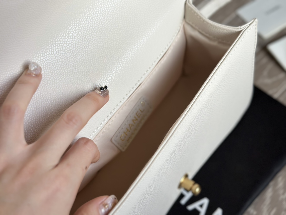 cc-leboy20ss-25-15cm-caviar-leather-3436