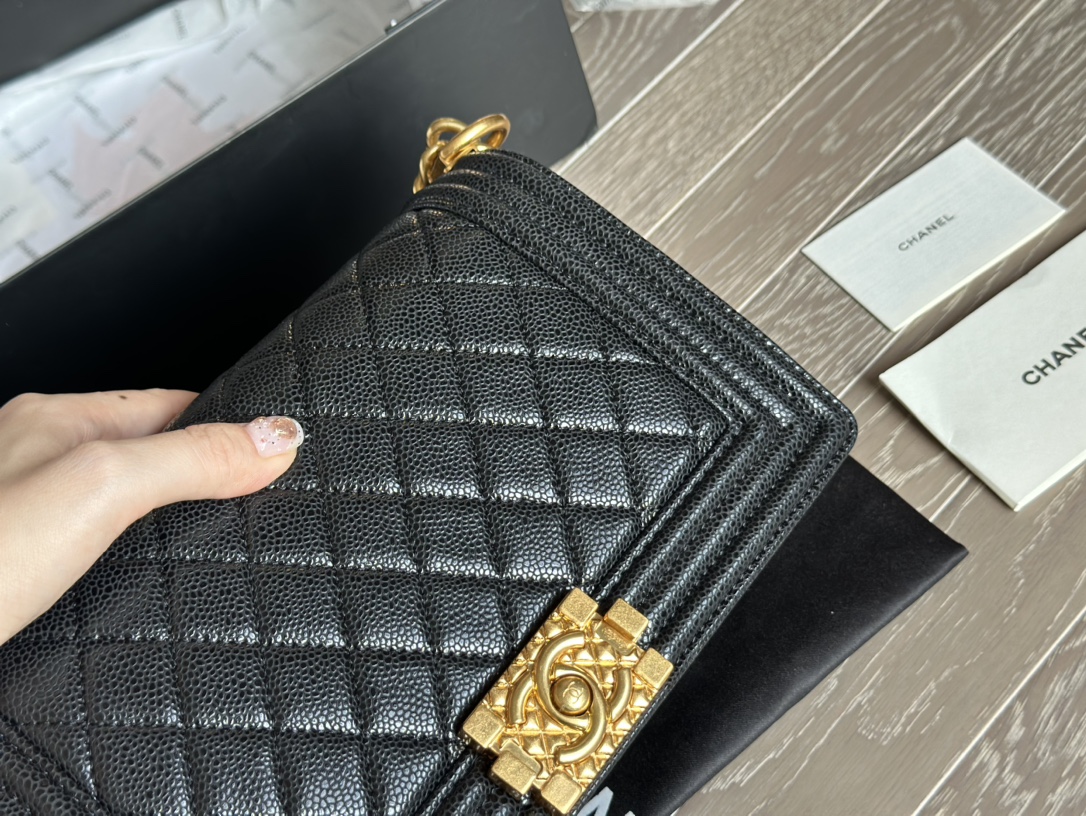 cc-leboy20ss-25-15cm-caviar-leather-3436