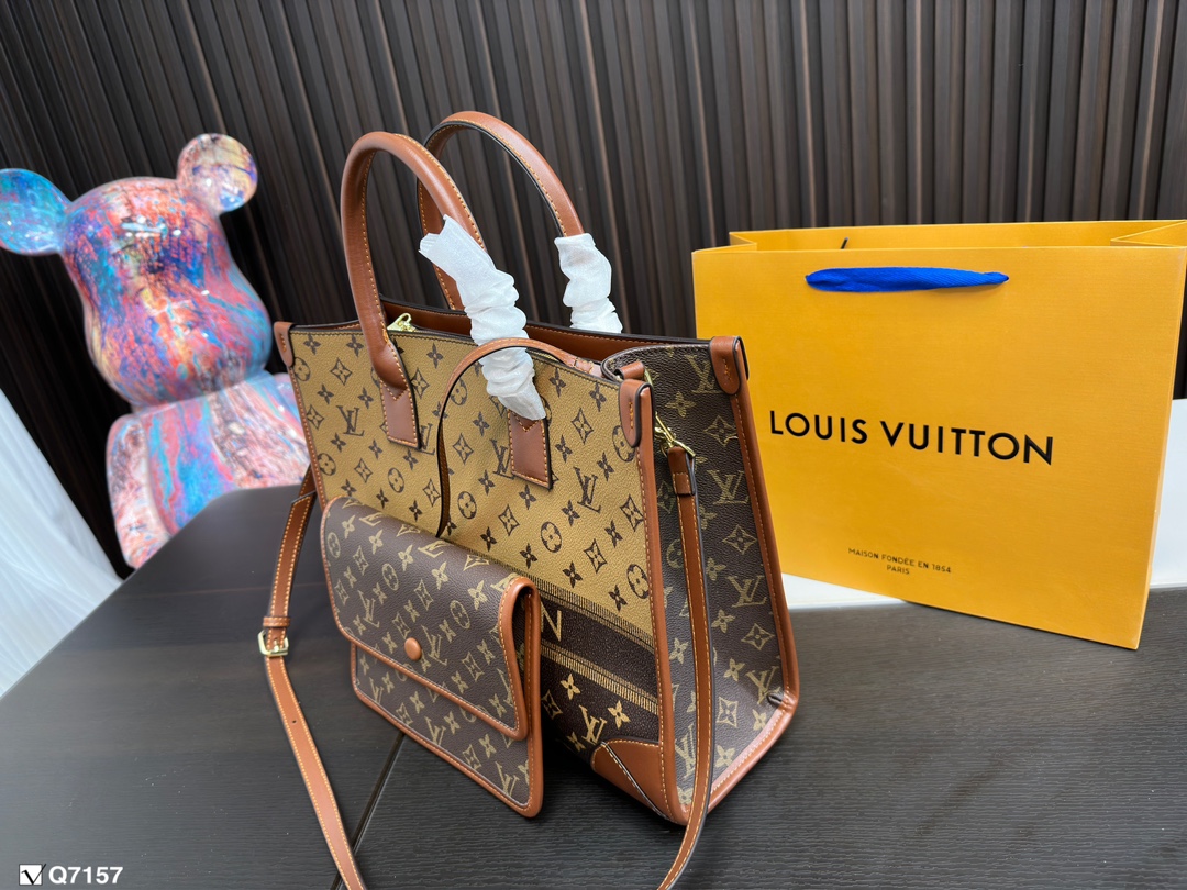 louis-new-arrival-tote-bag-size-35-27cm-9760