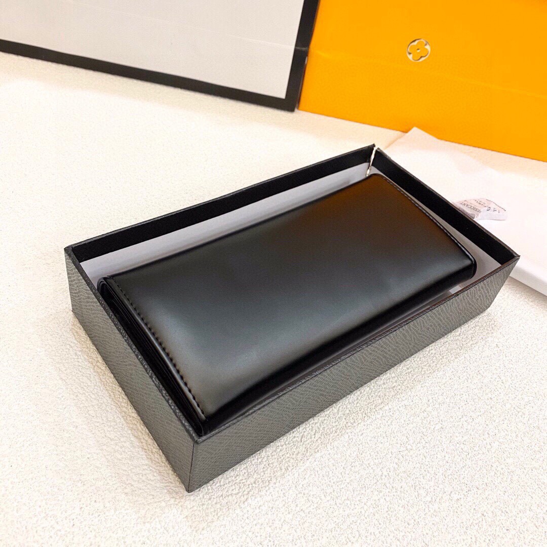 Pra new arrival wallets size: 19x10 cm