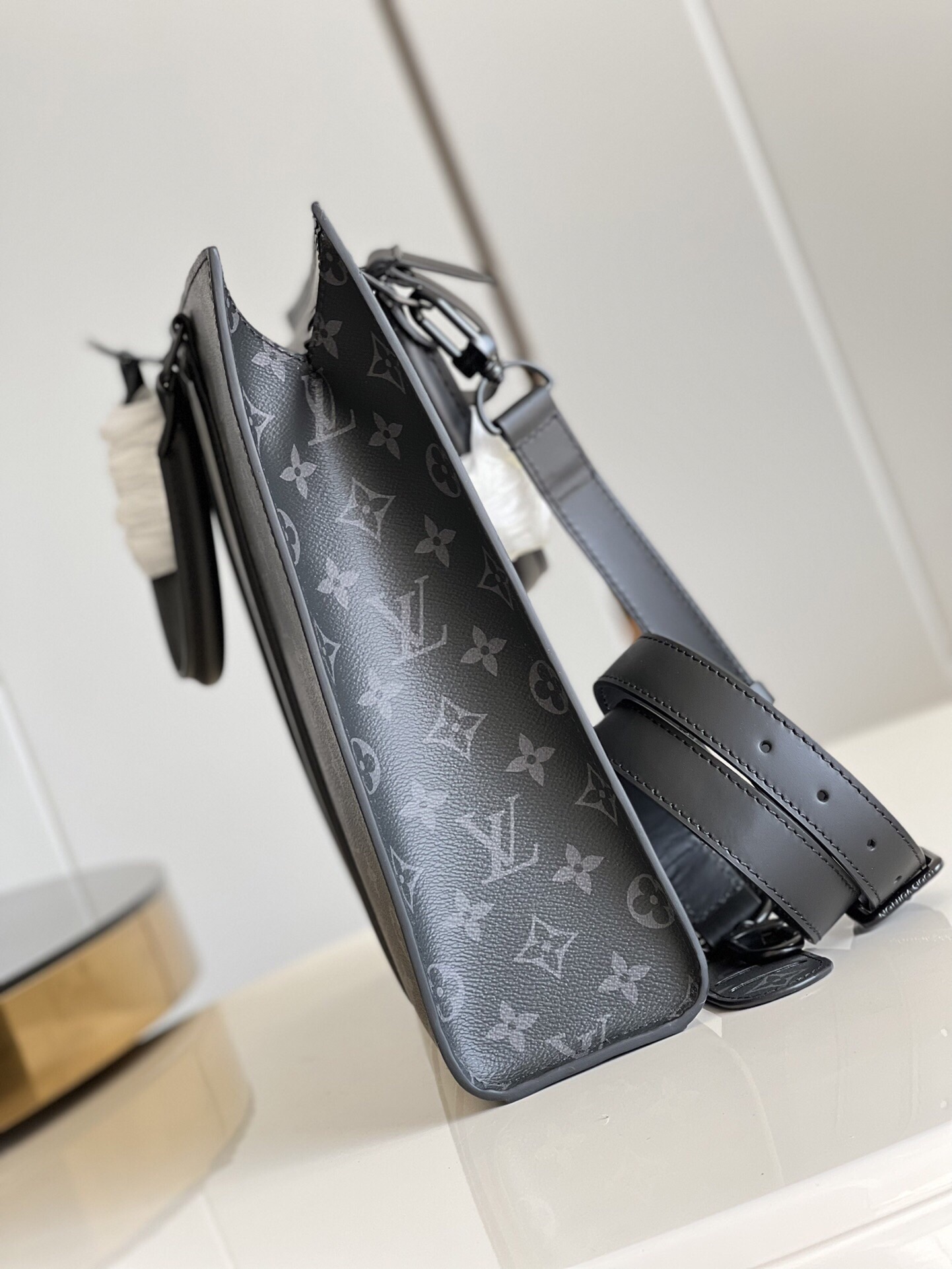 Louis Sac Plat Horizontal Zipp�� size: 39x30x7CM