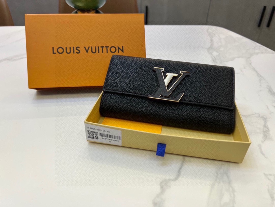 L Capucines men wallet size：20*11*2.5 cm