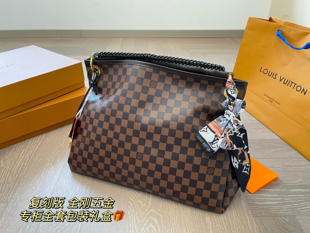 louis-artsy-new-arrival-size-41-30-cm-1613