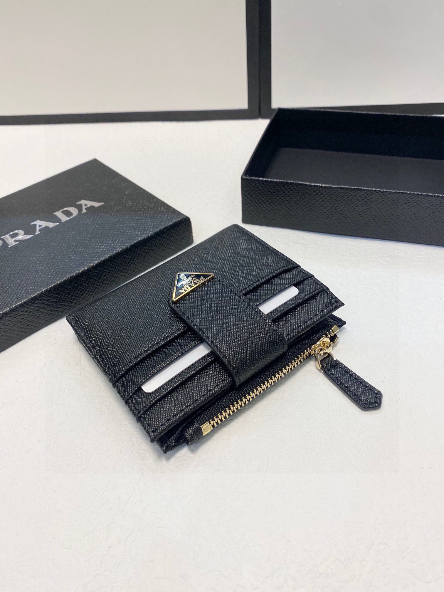 pra-wallet-men-and-women-size-10x9-cm-4047