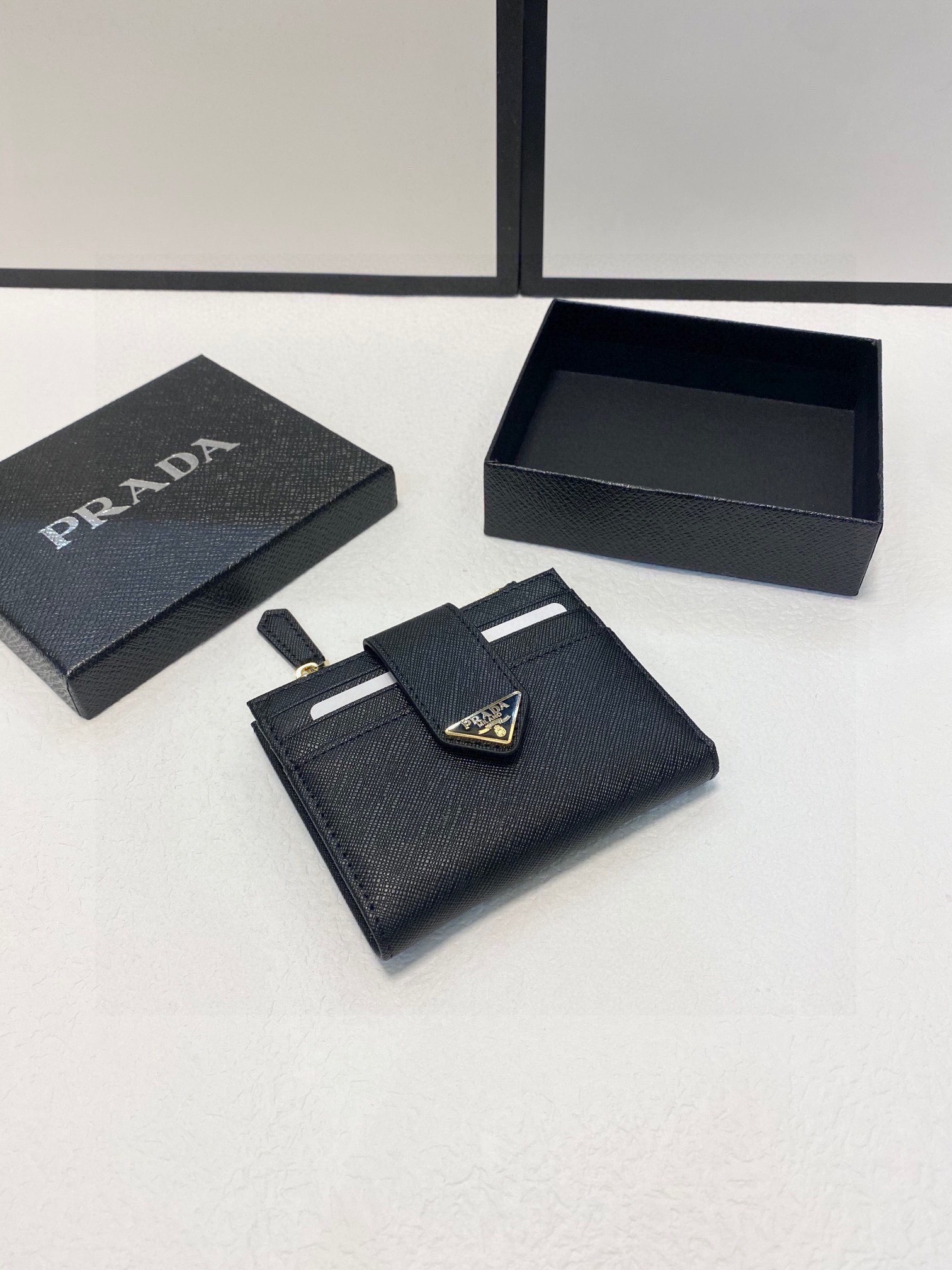 pra-wallet-men-and-women-size-10x9-cm-4047