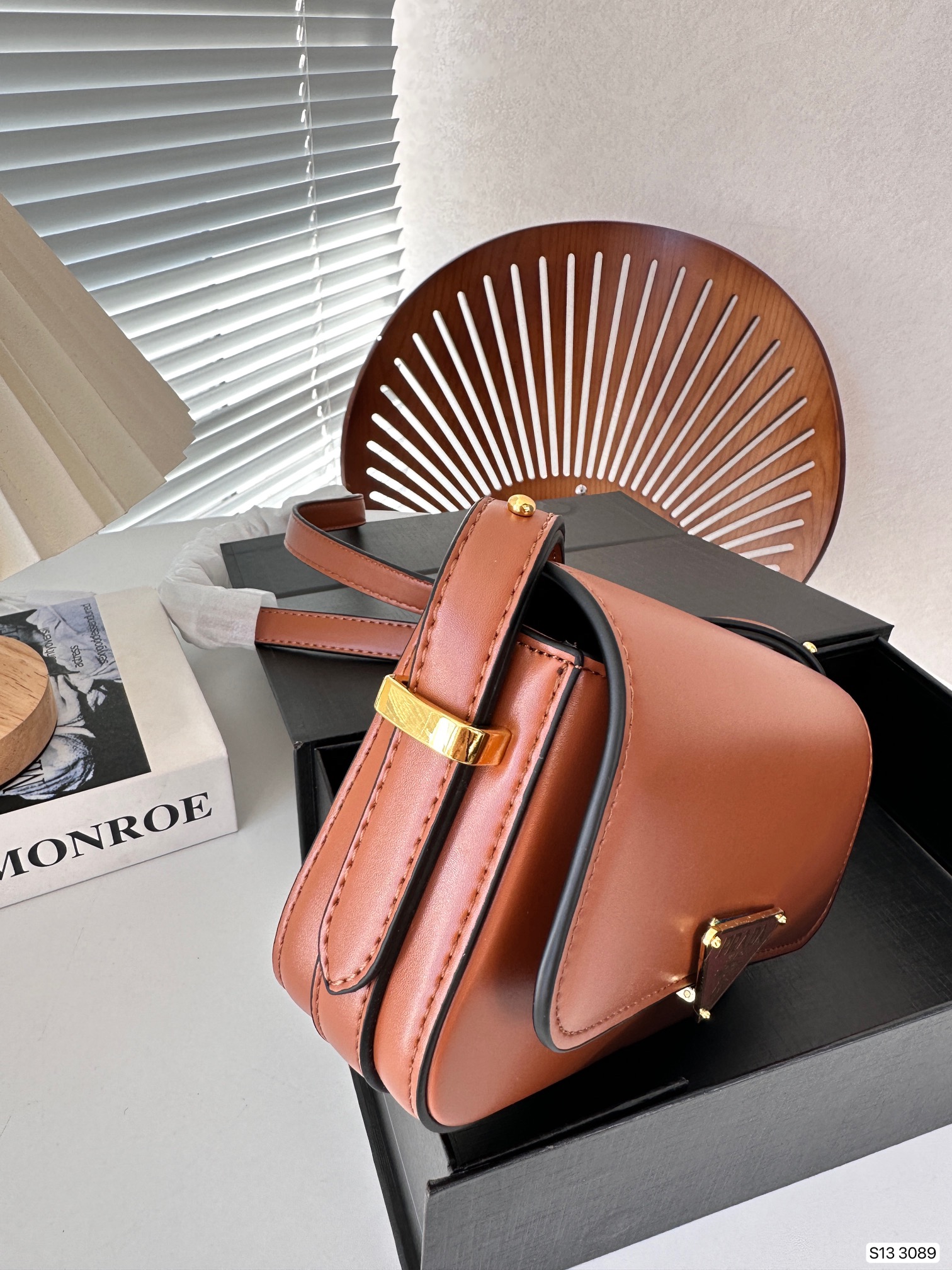 PRA Soft Calf women handbag size : 21*12 cm