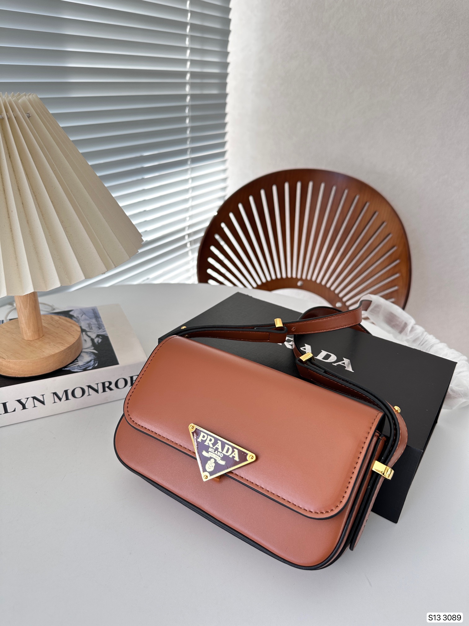 pra-soft-calf-women-handbag-size-21-12-cm-2520