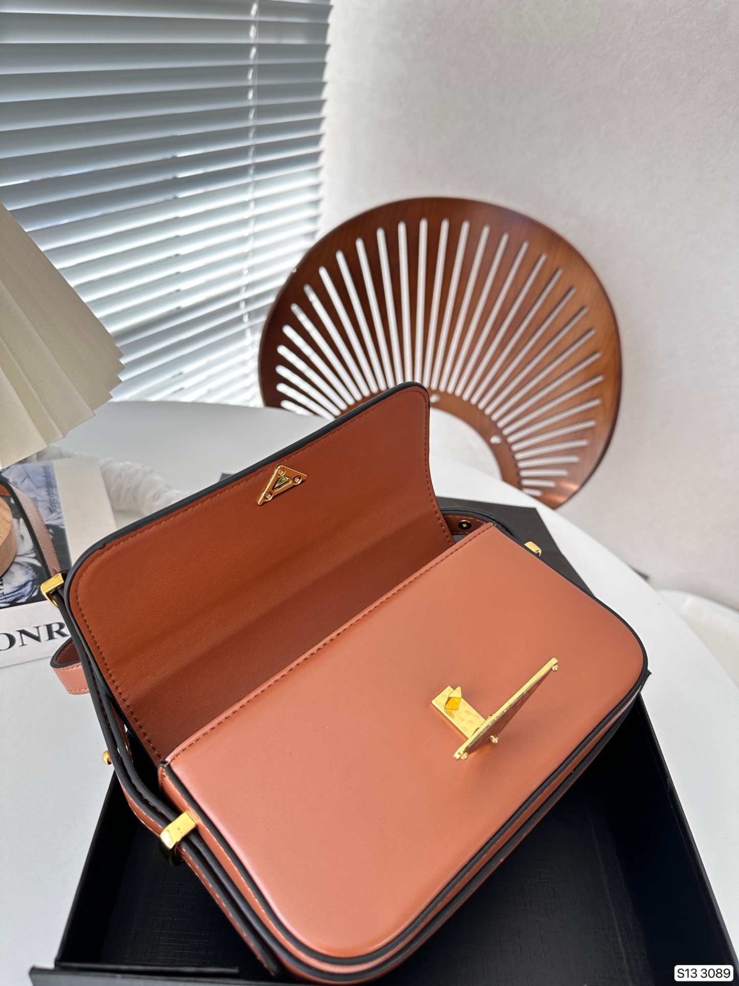 PRA Soft Calf women handbag size : 21*12 cm