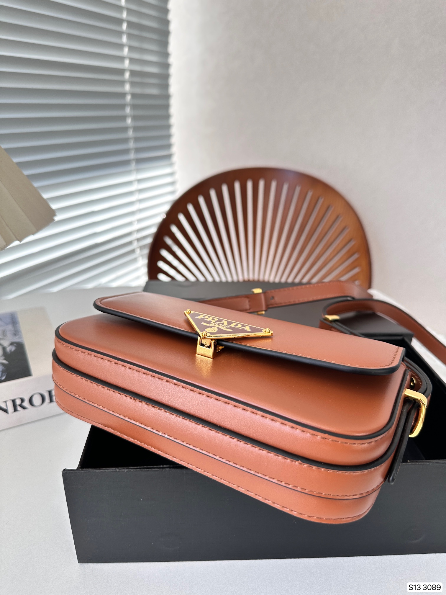 PRA Soft Calf women handbag size : 21*12 cm