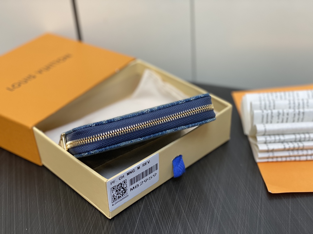 Louis new arrival Zippy Monogram denim wallet size: 11*8.5*2cm