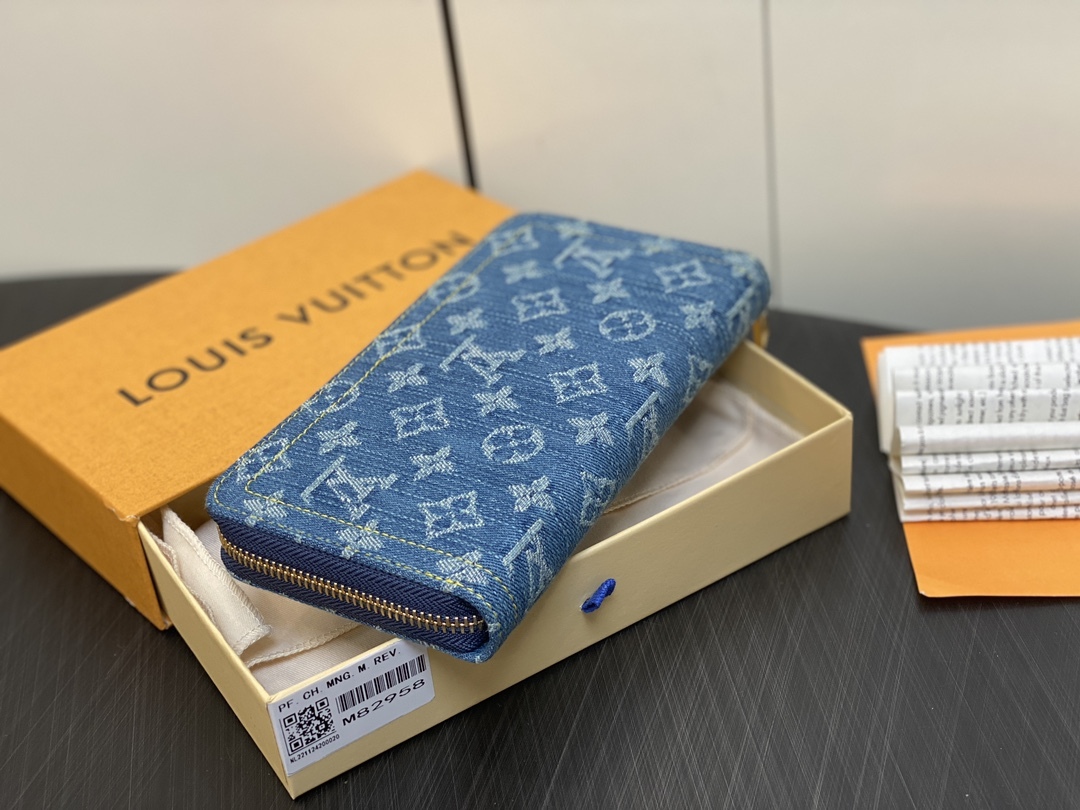 Louis new arrival Zippy Monogram denim wallet size: 19.5*10.5*2.5cm