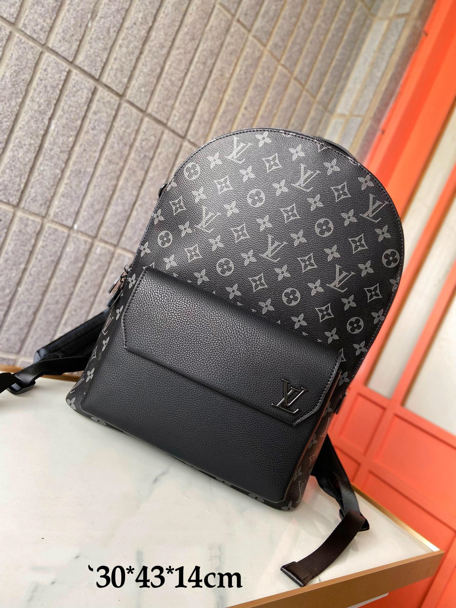 louis-new-arrival-aerogram-backpack-bag-size-43-x-30-x-14-cm-6275
