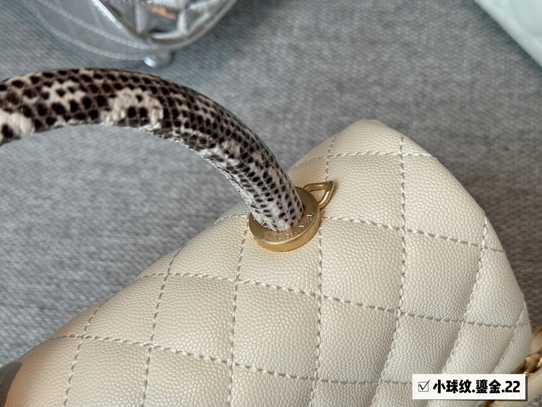 CC new arrival coco handle caviar leather size : 23*13cm