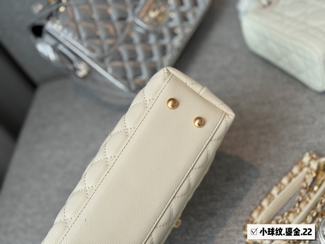 CC new arrival coco handle caviar leather size : 23*13cm