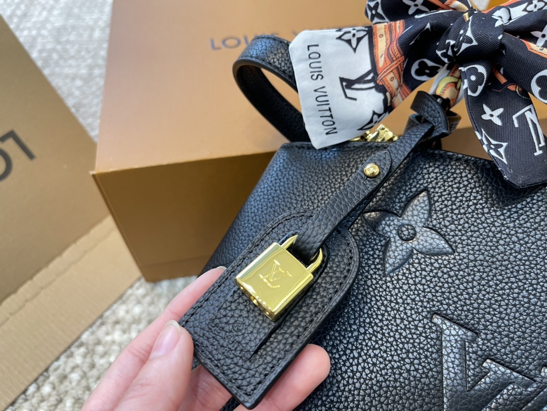 louis-new-arrival-tote-bag-size-28-12-21cm-9368