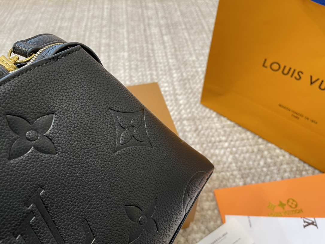 louis-new-arrival-tote-bag-size-28-12-21cm-9368