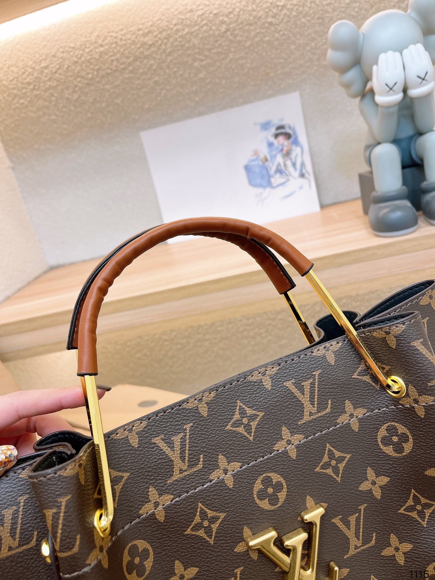 Louis new arrival tote bag size : 26*27 cm