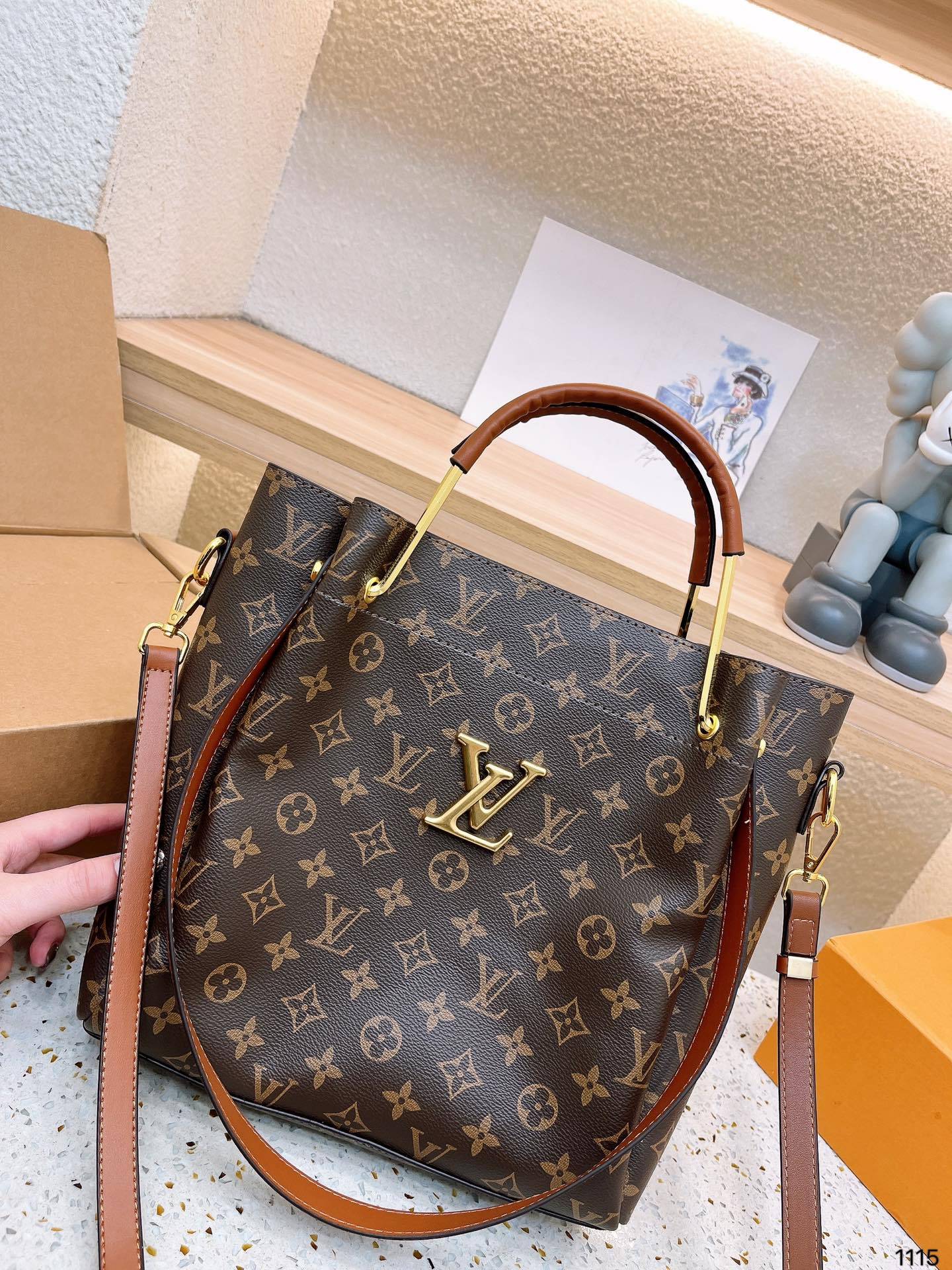 louis-new-arrival-tote-bag-size-26-27-cm-390