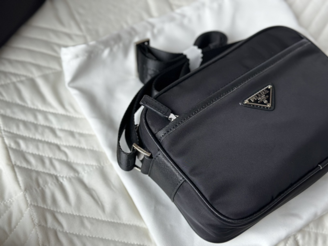 Pra new arrival men and women bag size : 24*15cm