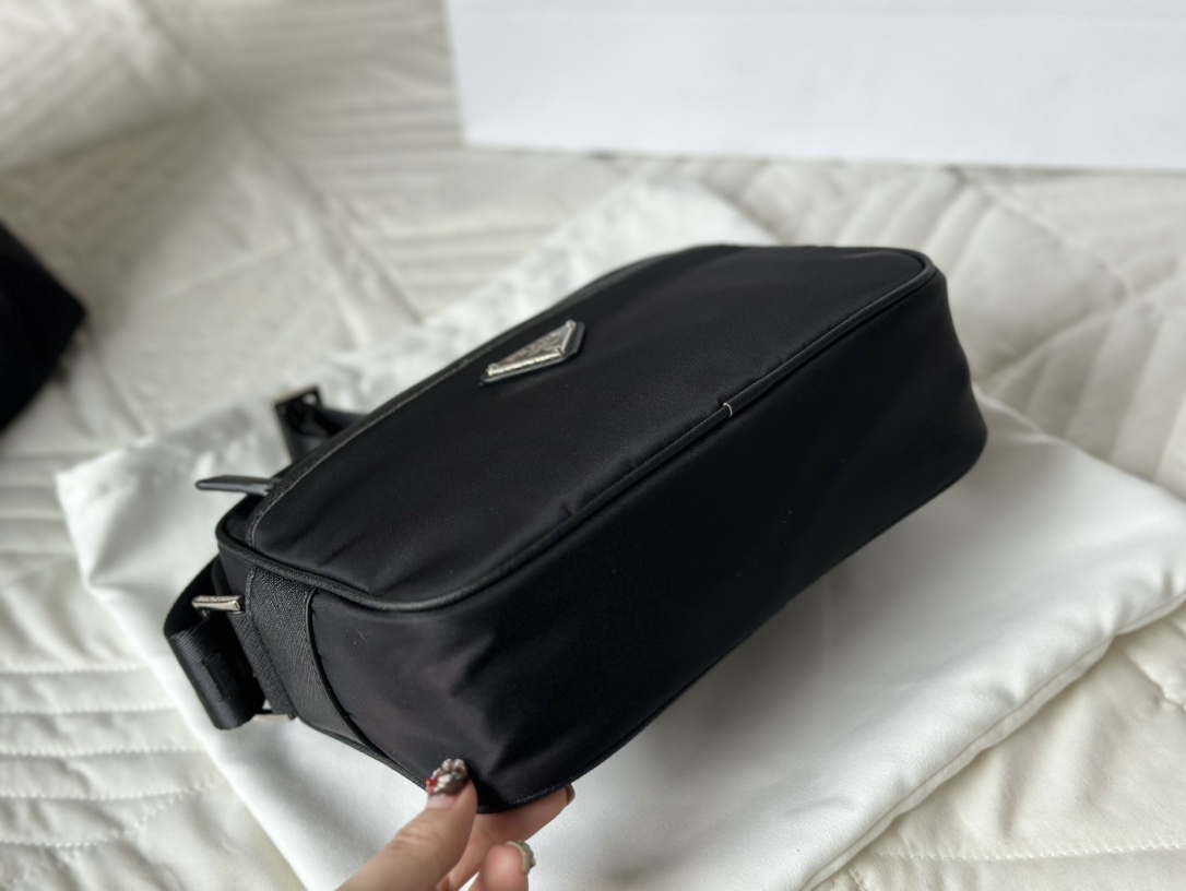 Pra new arrival men and women bag size : 24*15cm