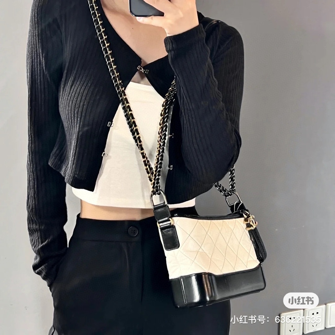 cc new arrival bag size: 20-16-8cm