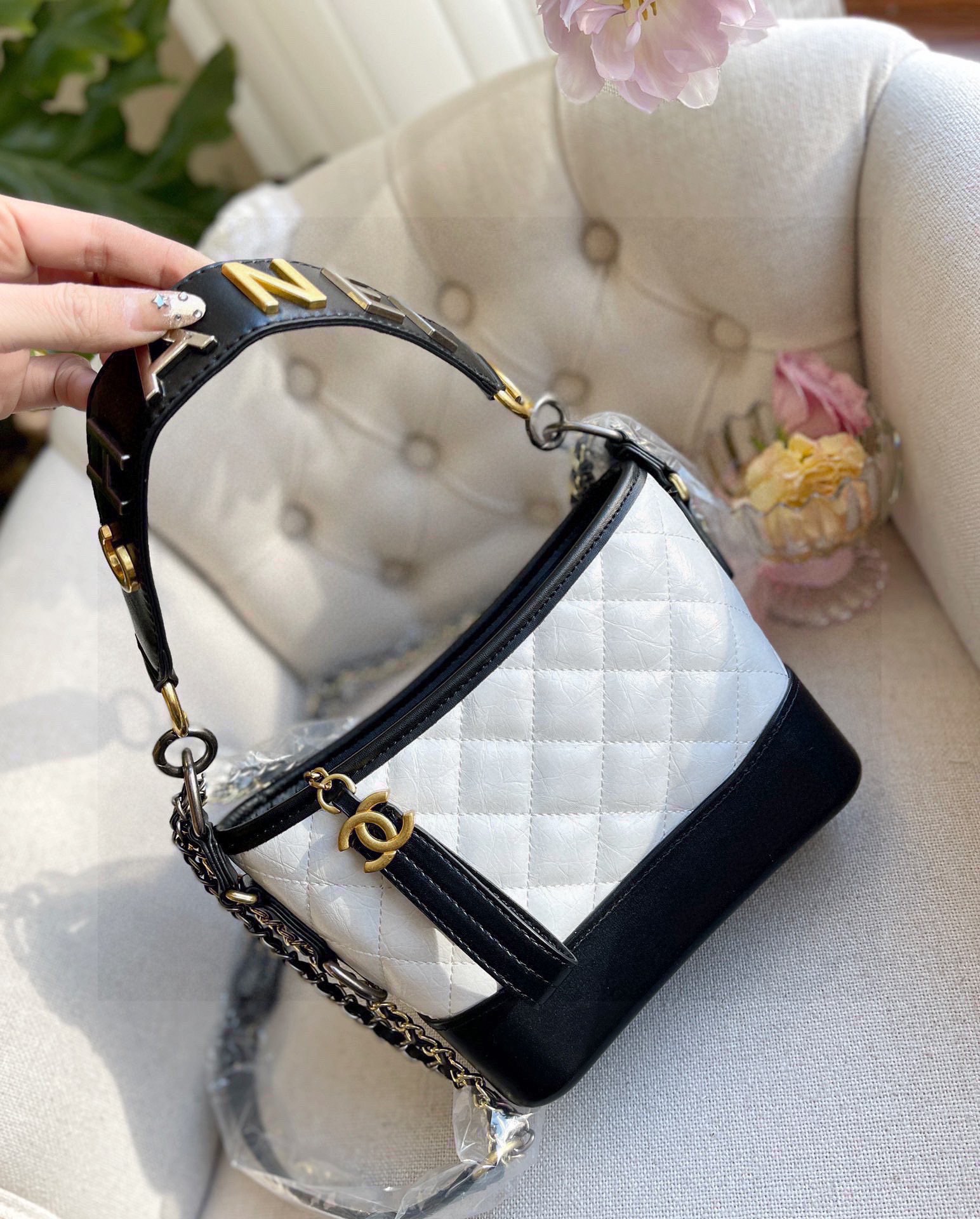 cc new arrival bag size: 20-16-8cm