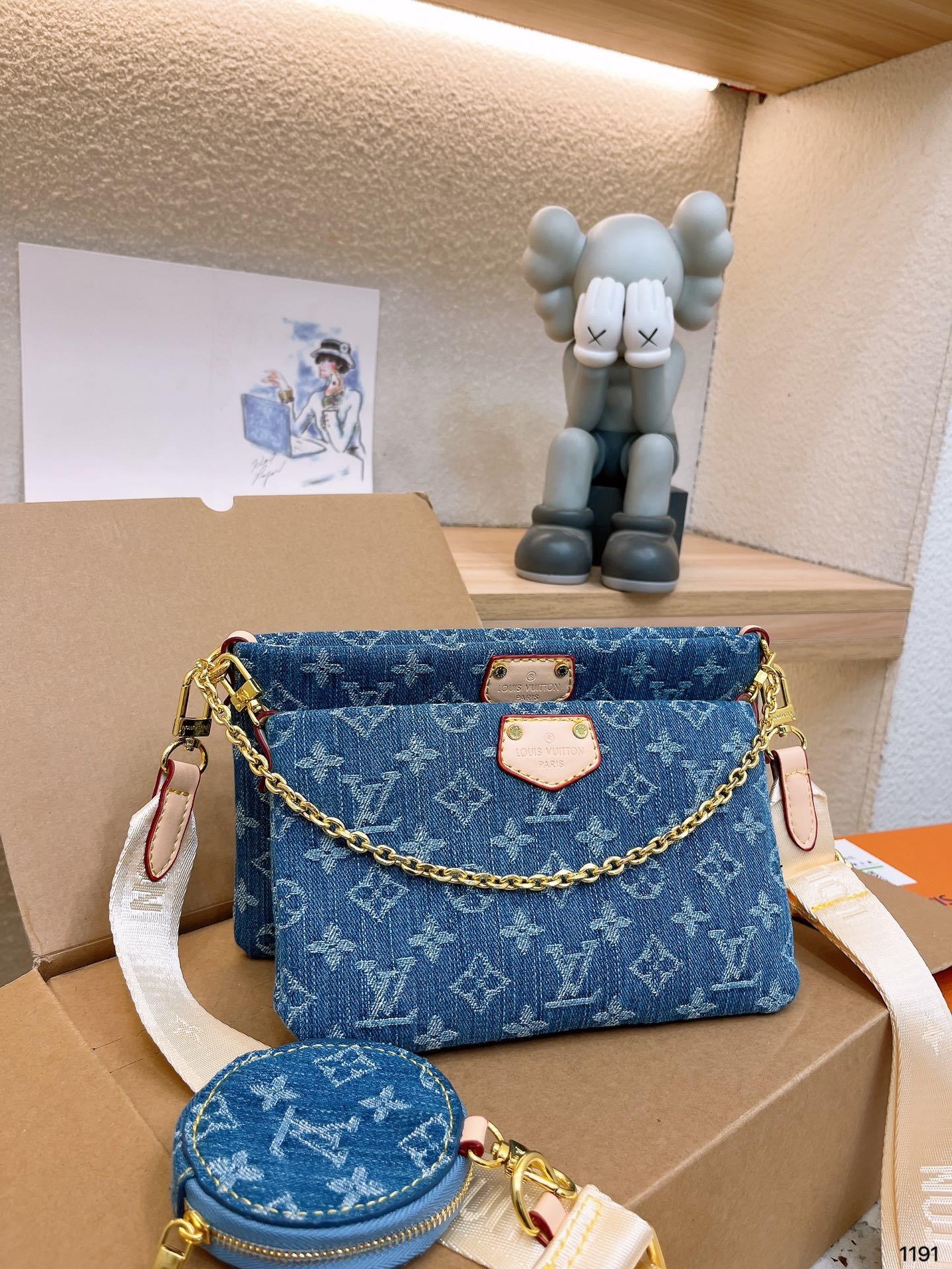 Louis new arrival denim bag size : 24 * 14 cm