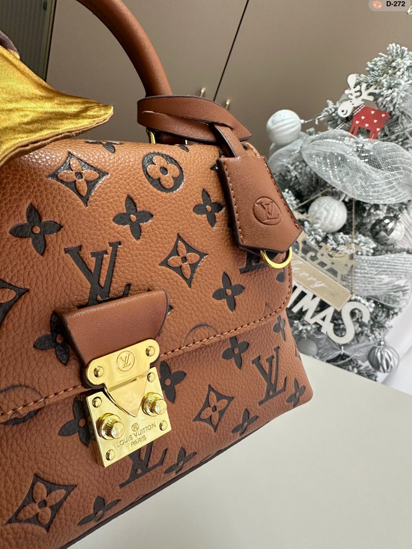 louis-madeleine-bb-bag-size-24-8-16-cm-7907