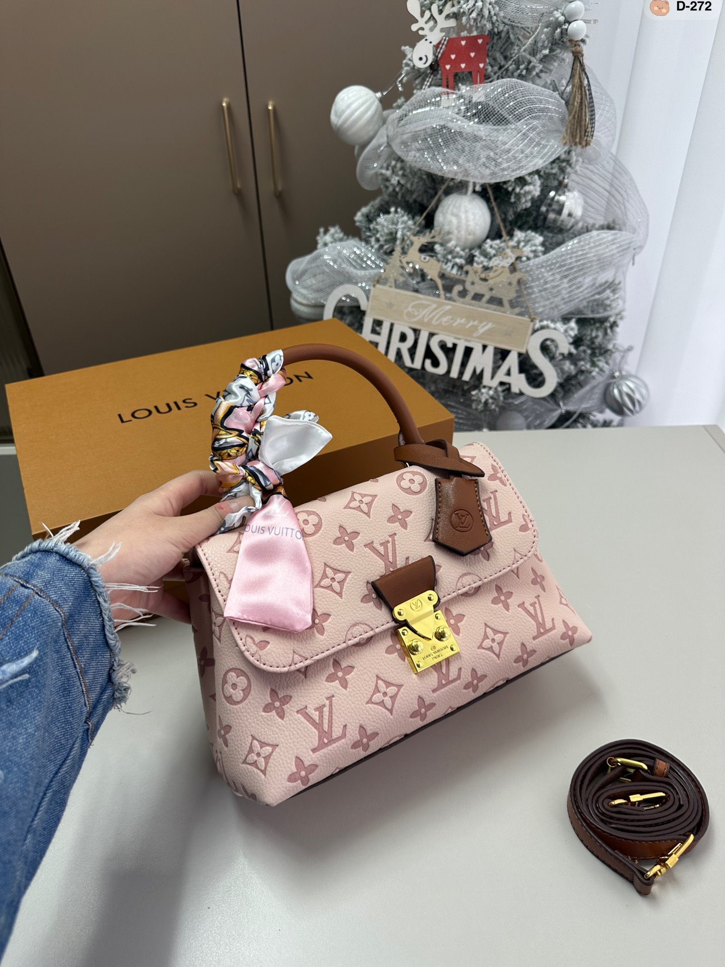 louis-madeleine-bb-bag-size-24-8-16-cm-7907