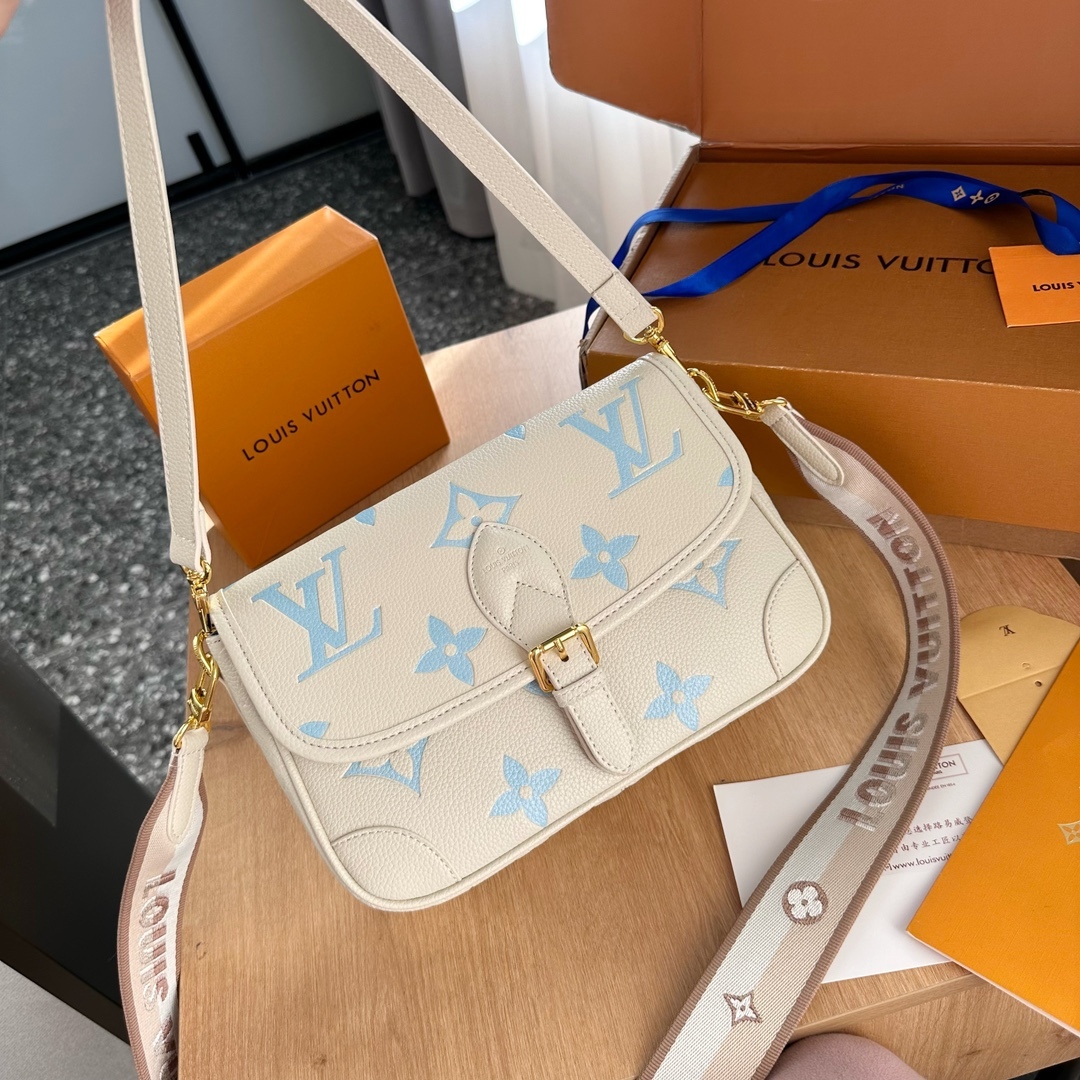 louis-new-arrival-bag-size-24-x-15-x-9cm-5874