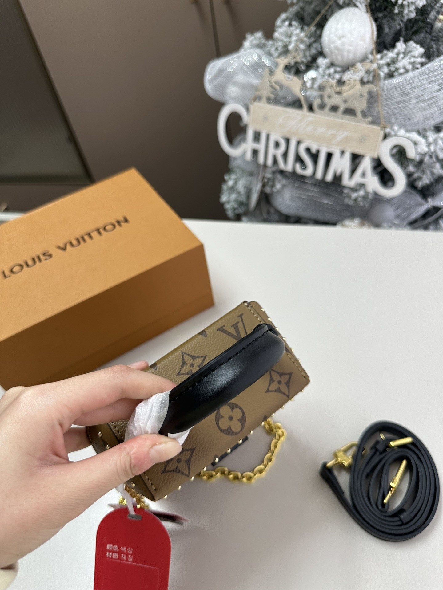 Louis new arrival phone bag size : 12*6*17 cm