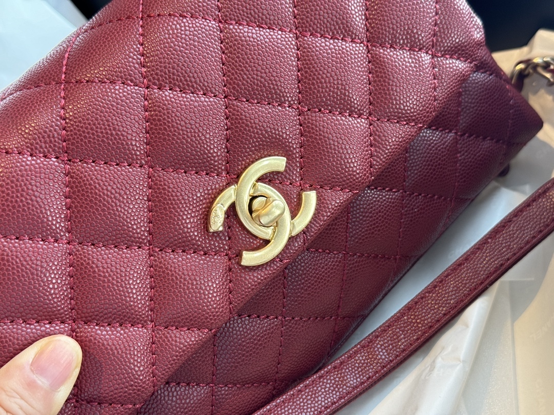 CC coco handle caviar leather size : 23*13cm