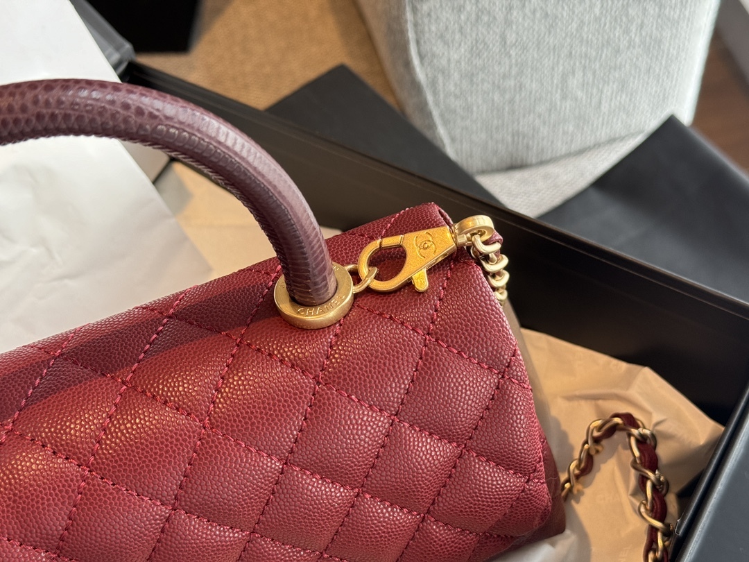 CC coco handle caviar leather size : 23*13cm